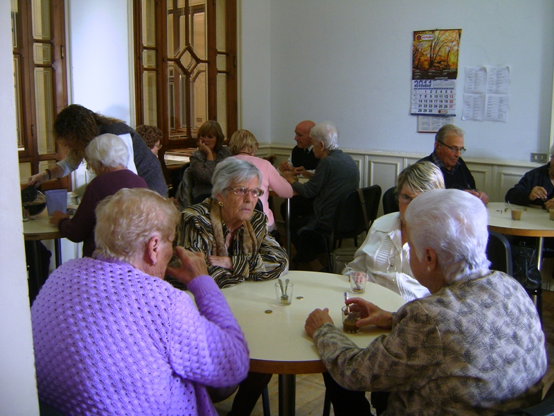 Visita de la regidora al casal de la gent gran