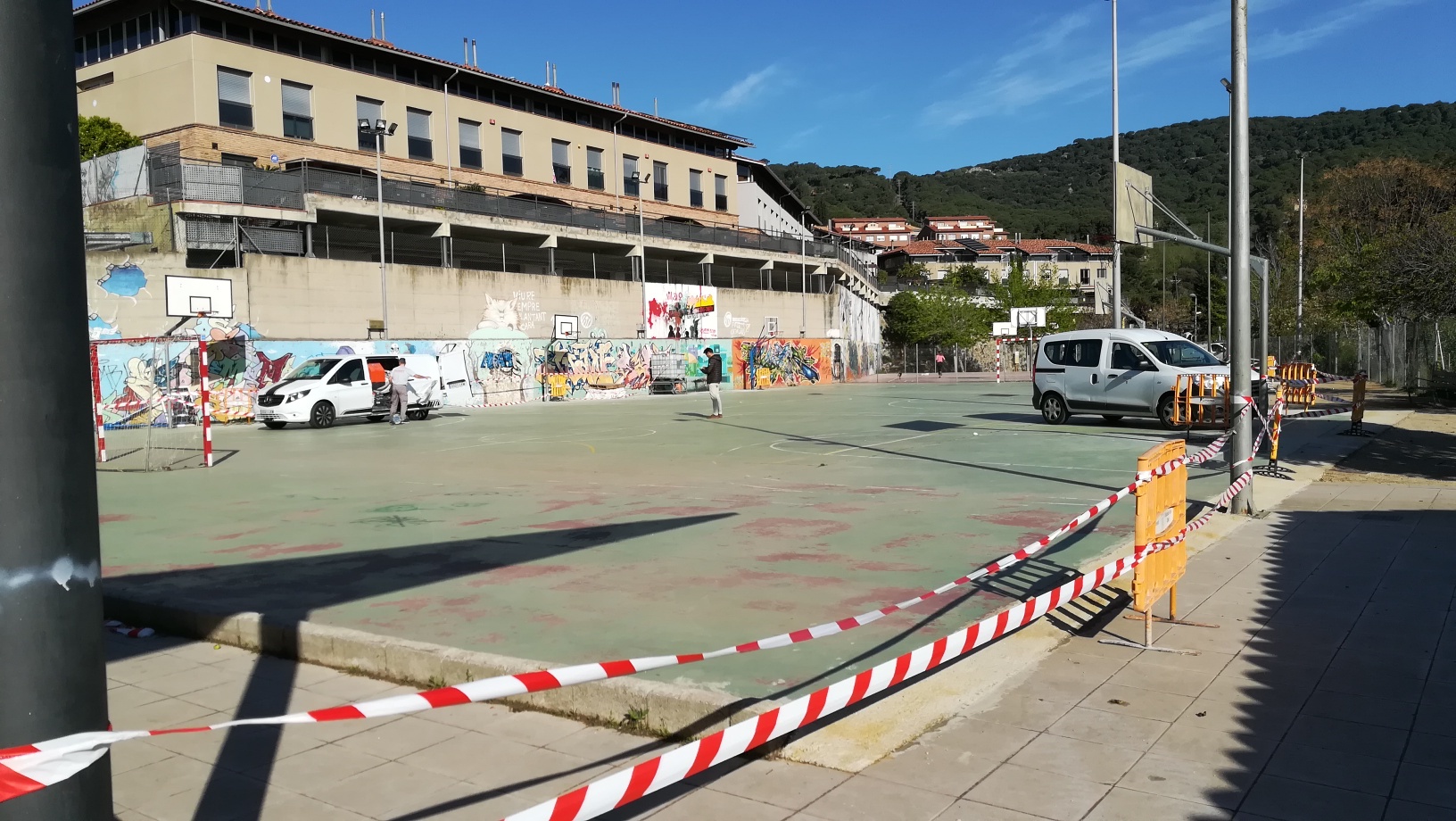 Continuen els treballs de millora de les pistes de can Banús